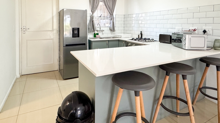 To Let 2 Bedroom Property for Rent in Gardens Western Cape